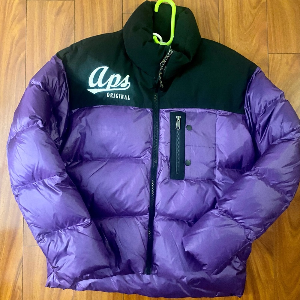 🧊 Men's Purple and Black Puffer Jacket ⛄️